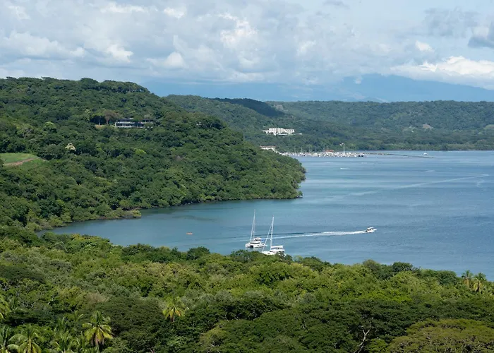 Tortuga Peninsula Papagayo, Costa Rica Nacascolo